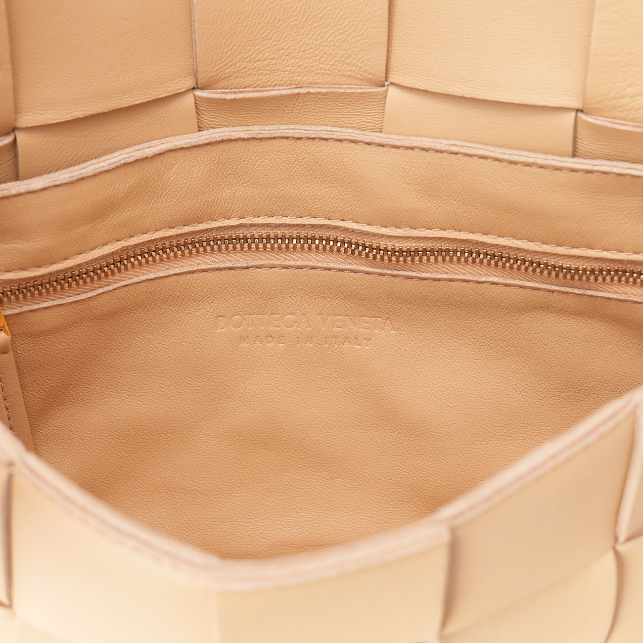 BOTTEGA VENETA(USED)보테가베네타 베이지 카세트 미디움 백